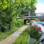 Lovely Canal Boat In Little Venice For Family & Friends